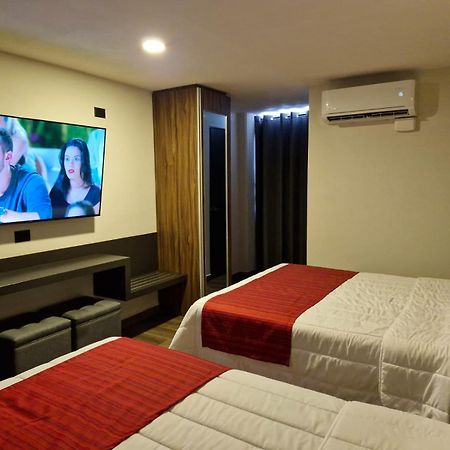 Hotel Granada ปวยบลา ภายนอก รูปภาพ