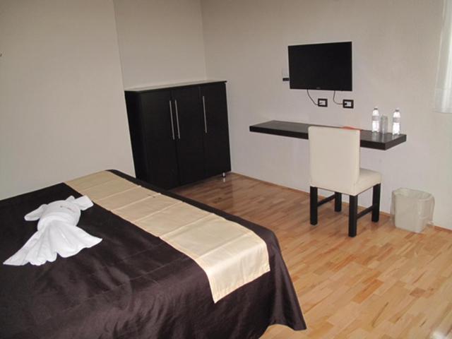 Hotel Granada ปวยบลา ภายนอก รูปภาพ