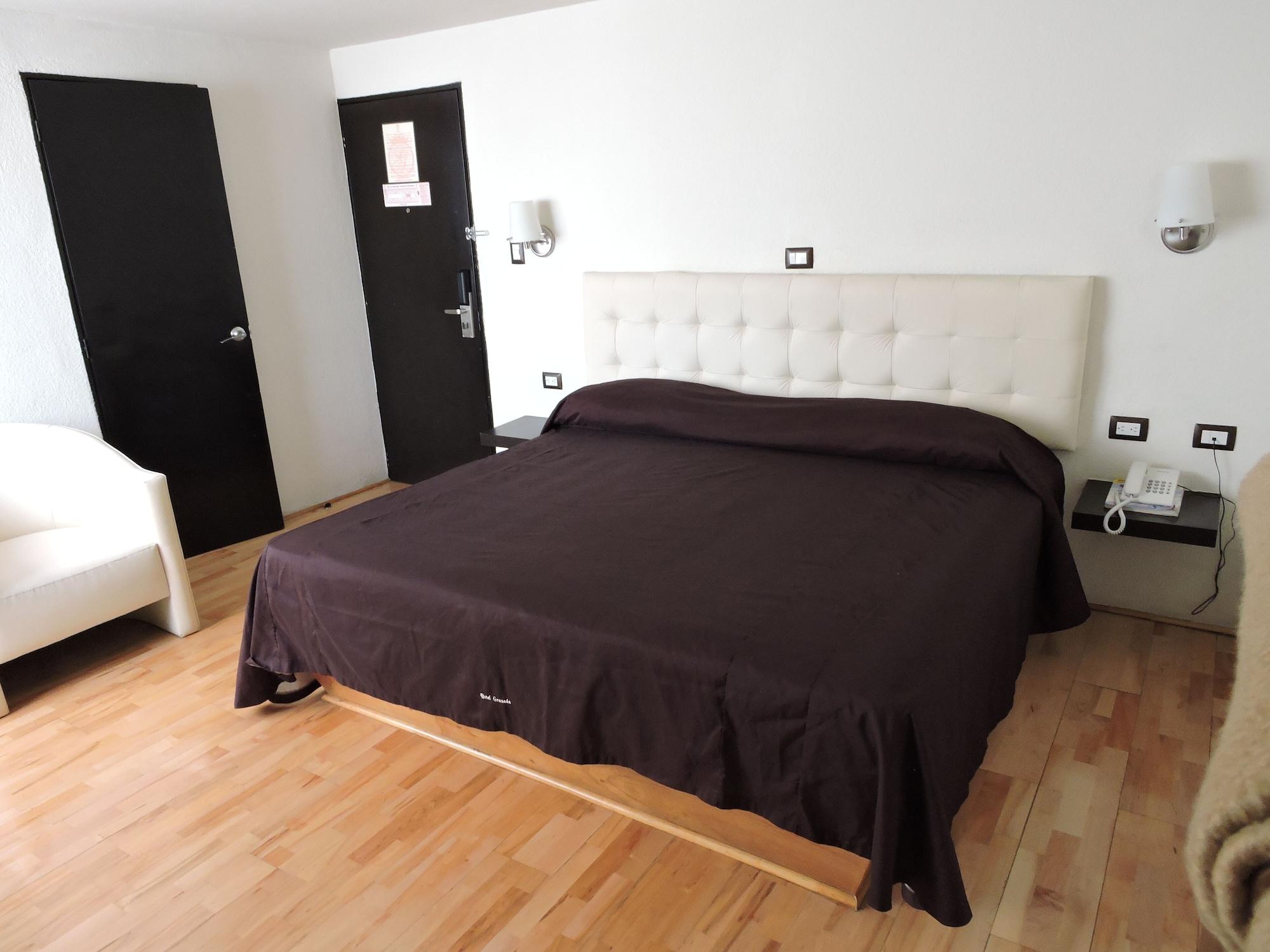 Hotel Granada ปวยบลา ภายนอก รูปภาพ