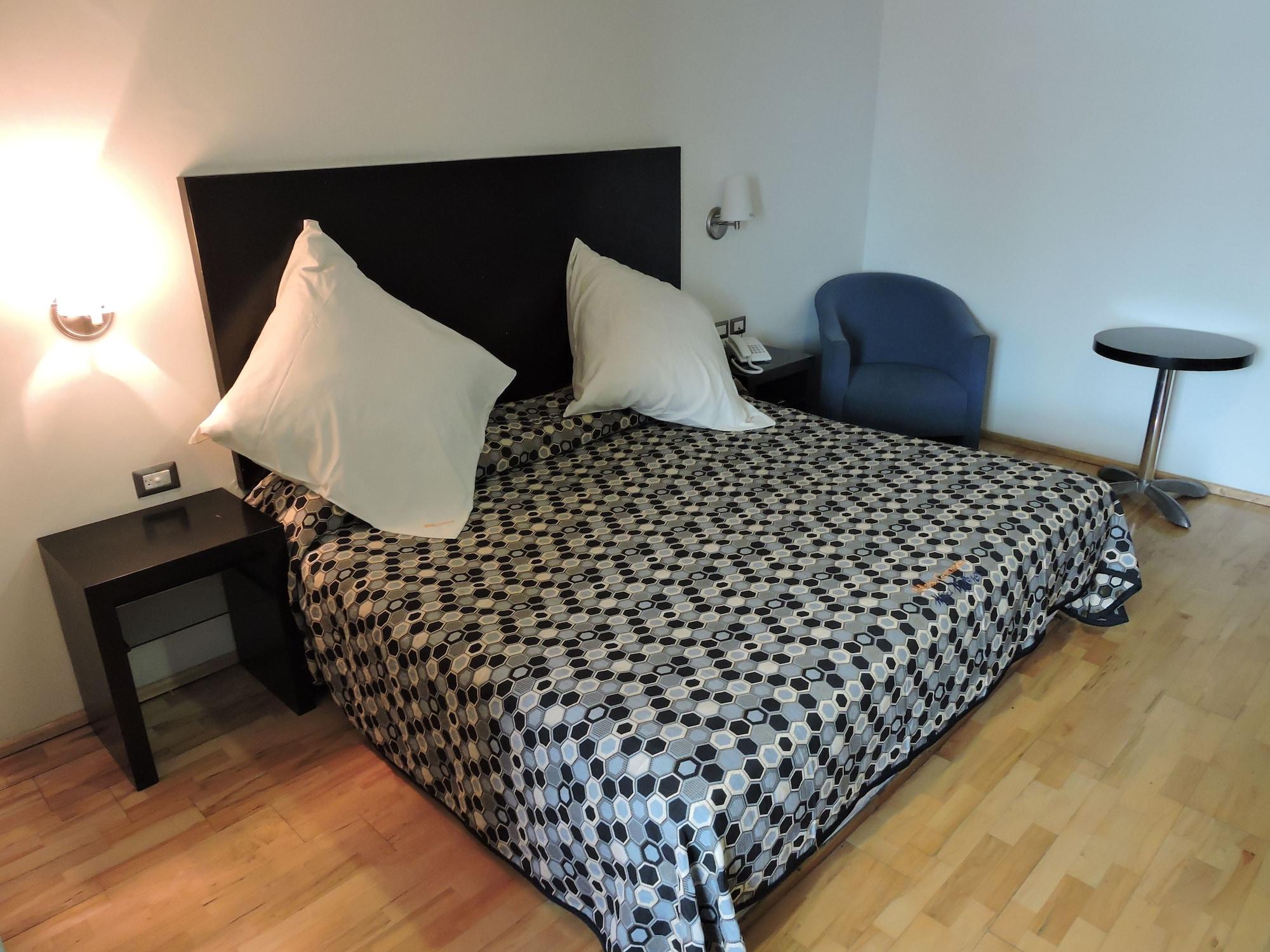 Hotel Granada ปวยบลา ภายนอก รูปภาพ