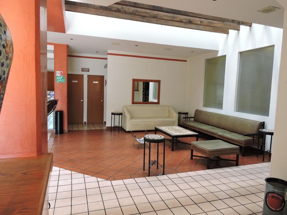 Hotel Granada ปวยบลา ภายนอก รูปภาพ