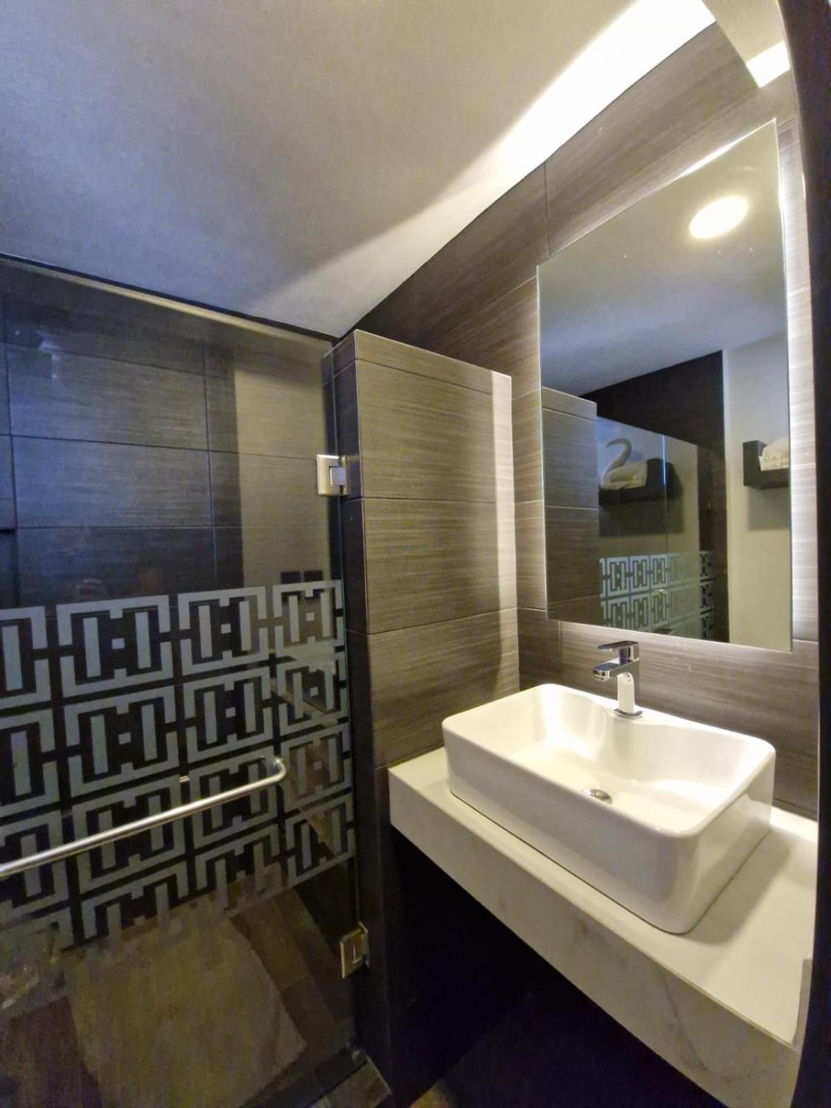 Hotel Granada ปวยบลา ภายนอก รูปภาพ