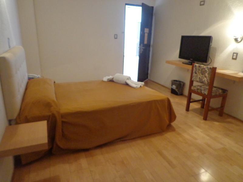 Hotel Granada ปวยบลา ภายนอก รูปภาพ