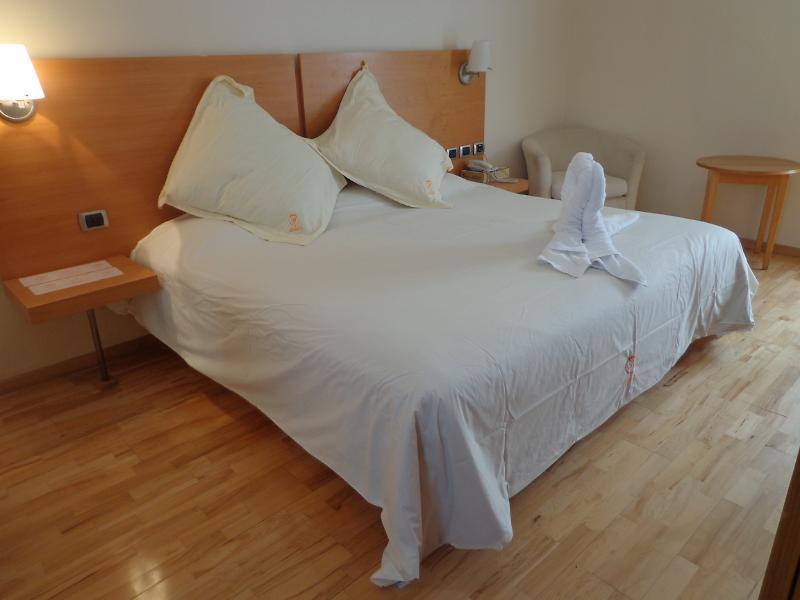 Hotel Granada ปวยบลา ภายนอก รูปภาพ