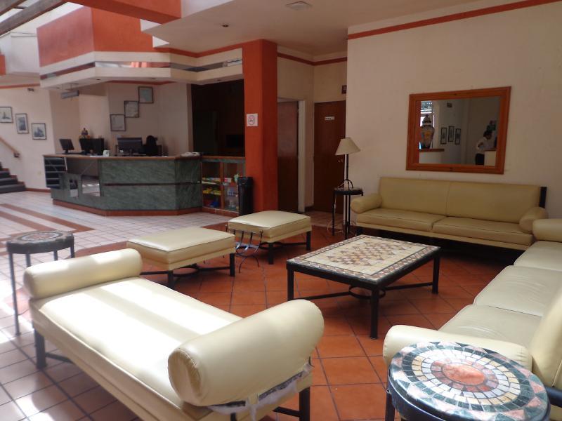 Hotel Granada ปวยบลา ภายนอก รูปภาพ