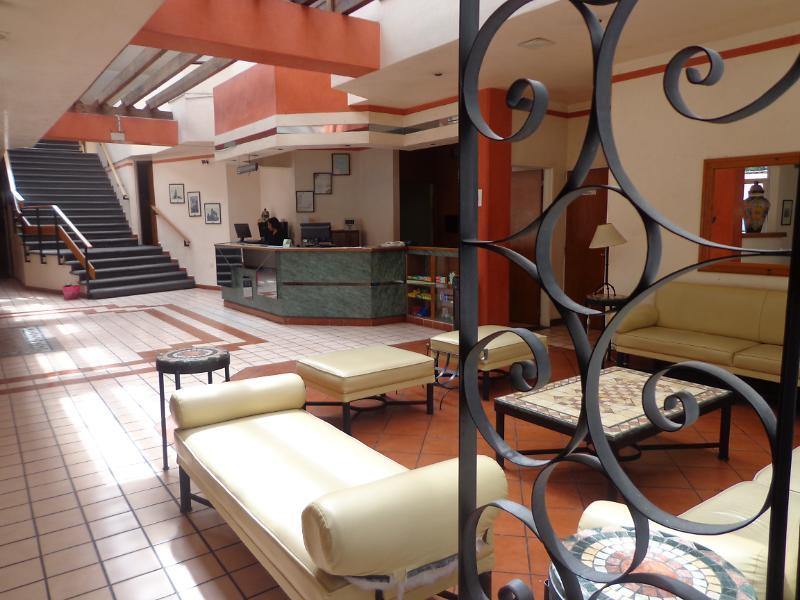 Hotel Granada ปวยบลา ภายนอก รูปภาพ