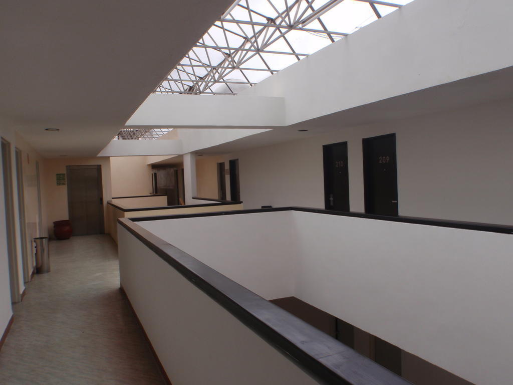 Hotel Granada ปวยบลา ภายนอก รูปภาพ